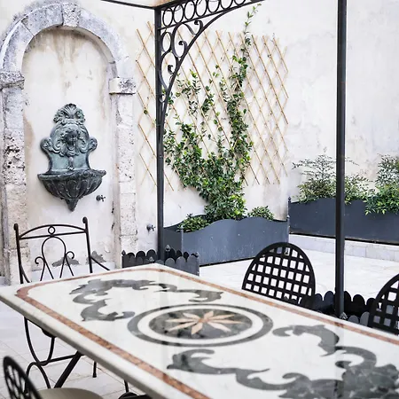 Dimora Fortebraccio Bed & Breakfast